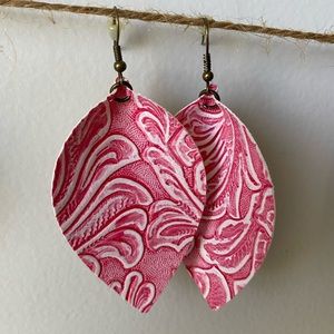 Pink/white western earrings